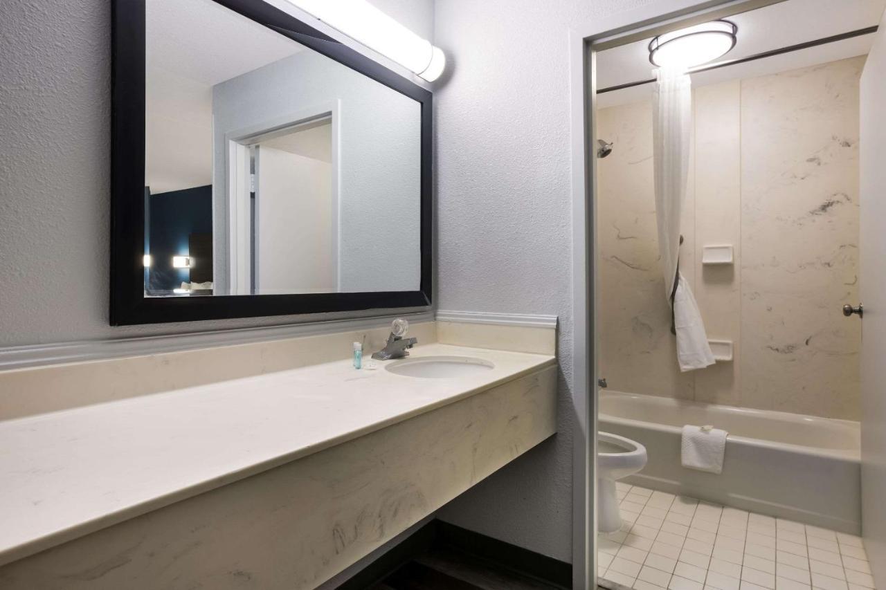 Suburban Studios Hinesville - Fort Stewart Area Ngoại thất bức ảnh