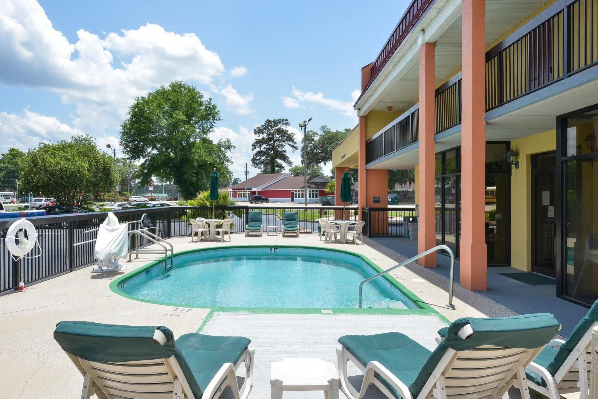 Suburban Studios Hinesville - Fort Stewart Area Ngoại thất bức ảnh