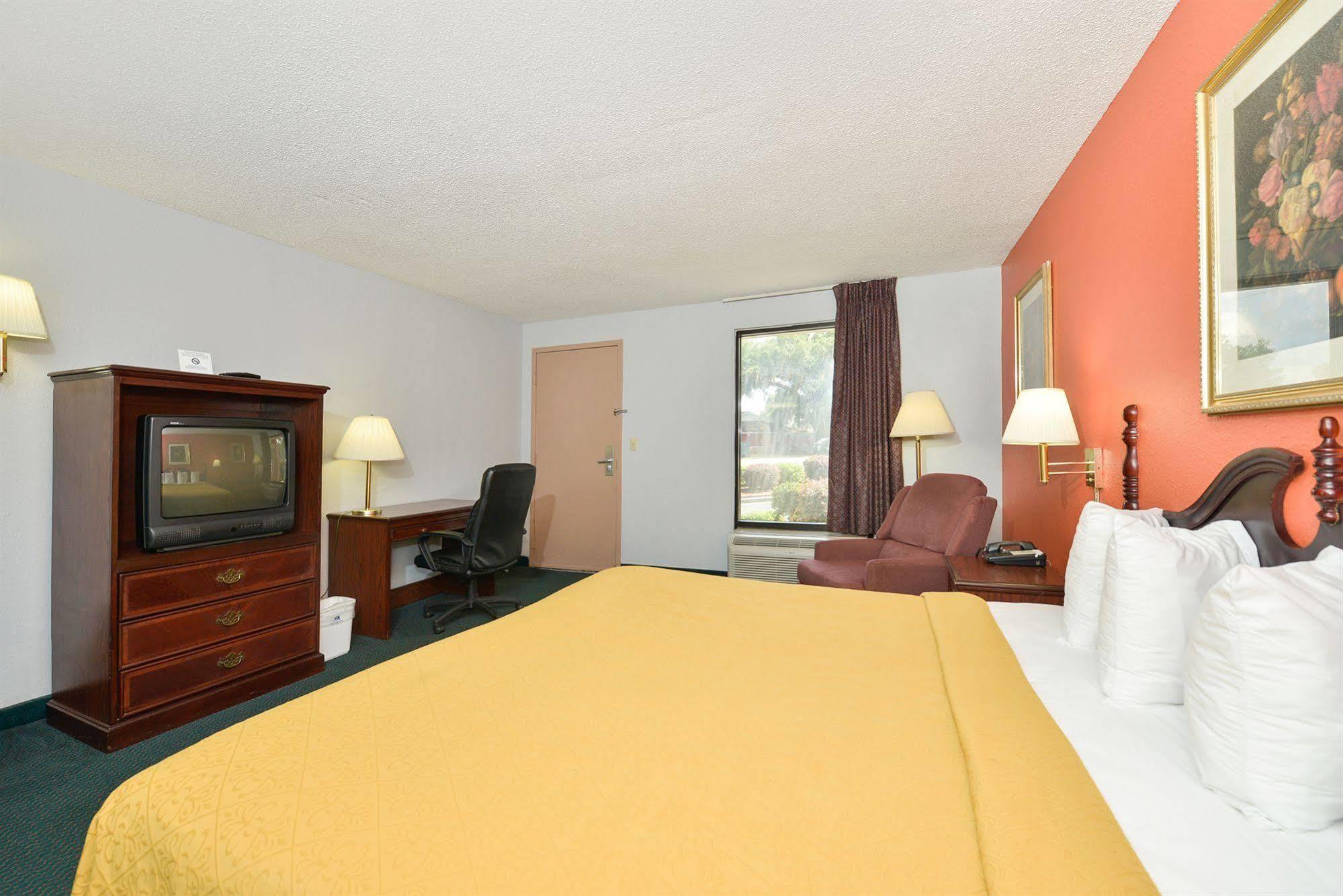 Suburban Studios Hinesville - Fort Stewart Area Ngoại thất bức ảnh