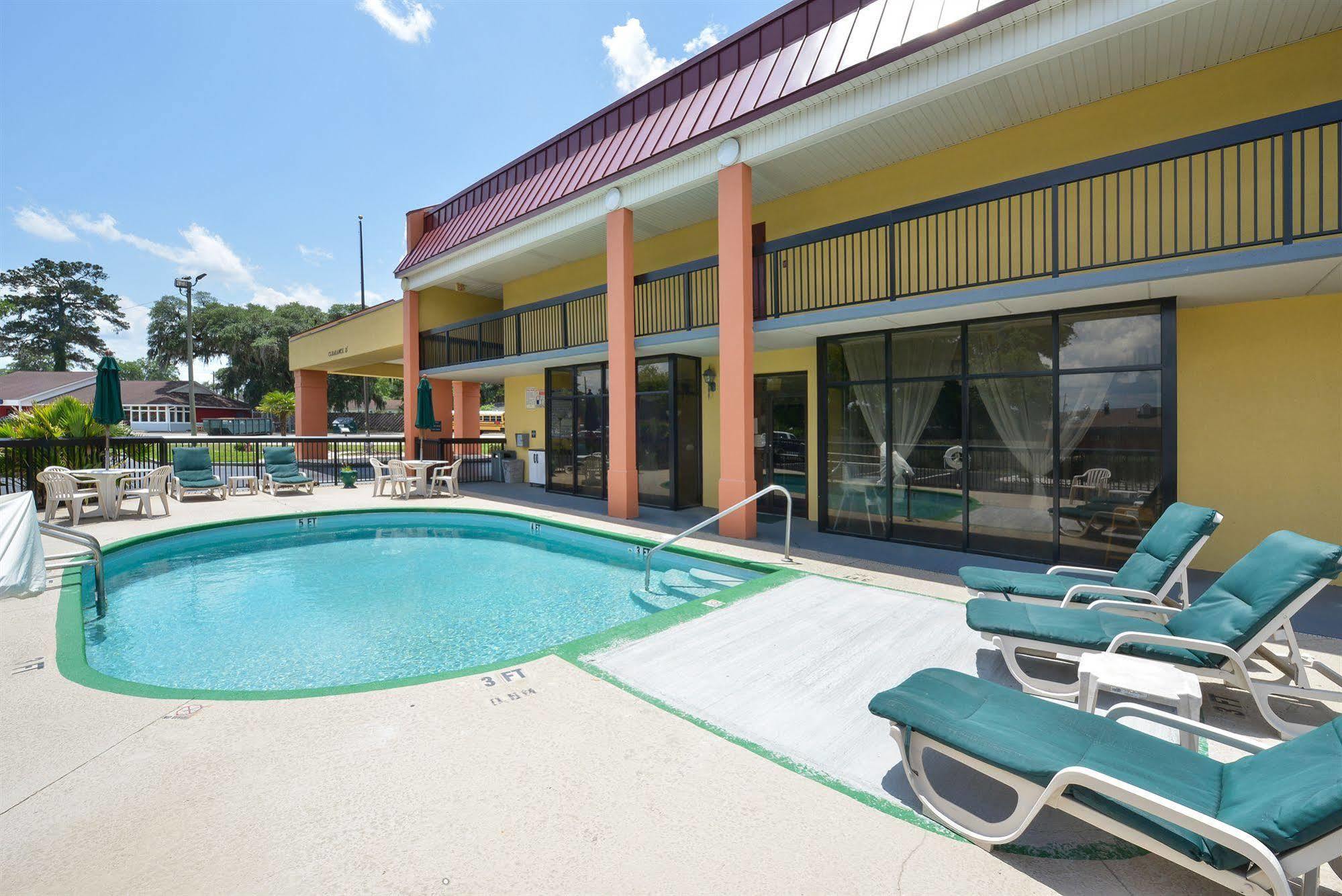 Suburban Studios Hinesville - Fort Stewart Area Ngoại thất bức ảnh